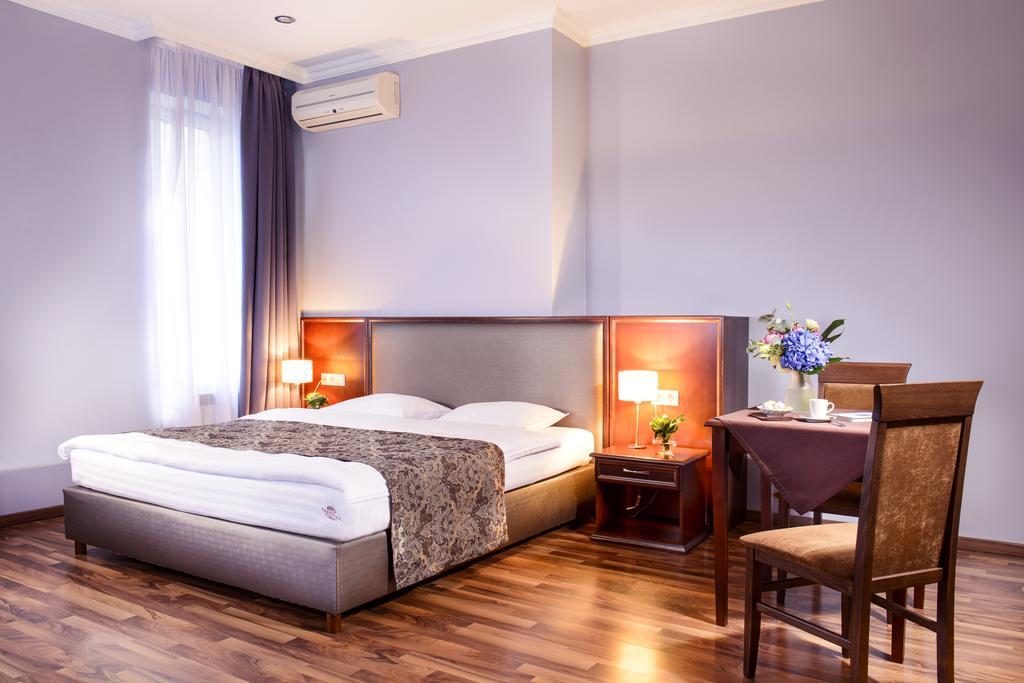 Flatlux Apartments Kyiv Exterior photo